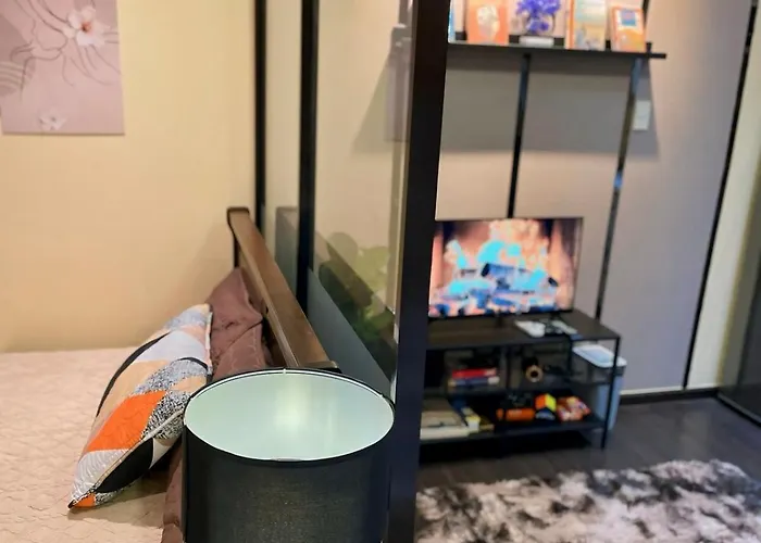 Poblacion High Floor With Pool, Gym, Jacuzzi And Dedicated Working Space * Manille
