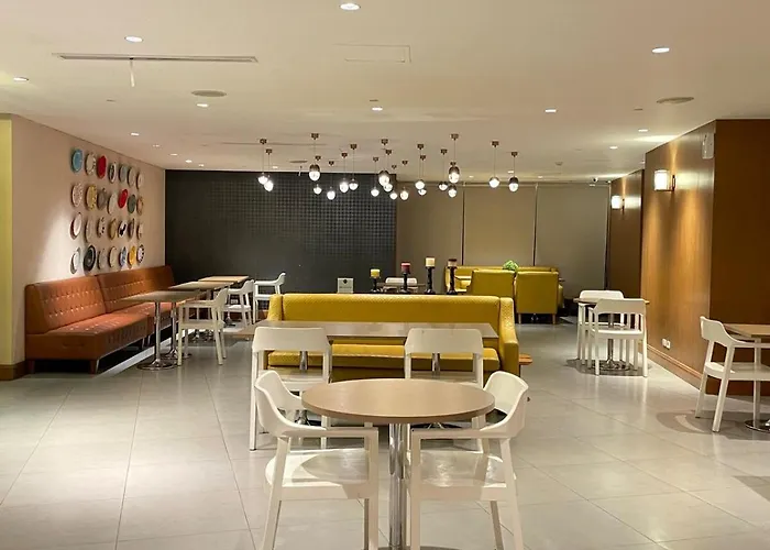Appartement Poblacion High Floor With Pool, Gym, Jacuzzi And Dedicated Working Space