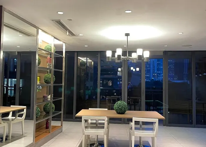 Poblacion High Floor With Pool, Gym, Jacuzzi And Dedicated Working Space Manille