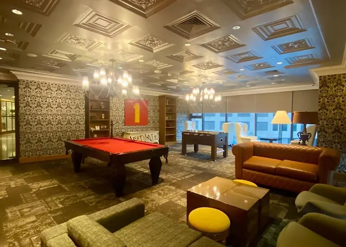Poblacion High Floor With Pool, Gym, Jacuzzi And Dedicated Working Space Manille
