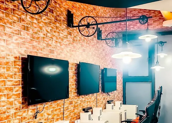 Poblacion High Floor With Pool, Gym, Jacuzzi And Dedicated Working Space