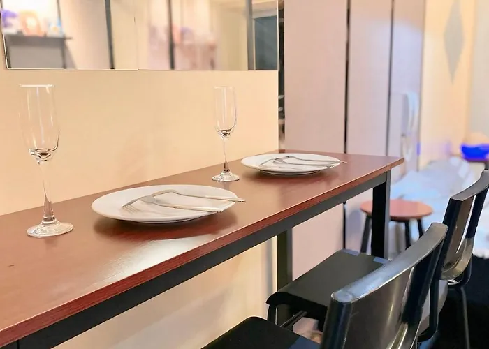 Poblacion High Floor With Pool, Gym, Jacuzzi And Dedicated Working Space * Manille